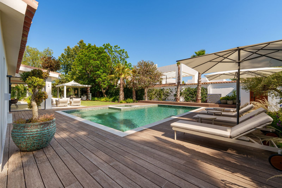 Casa de 5 Dormitorios en venta en Puerto Banús