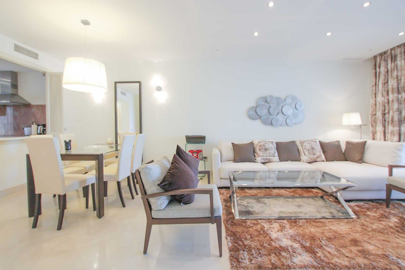 Casa Adosada de 3 Dormitorios y 3 Baños en venta en Benahavís Pueblo