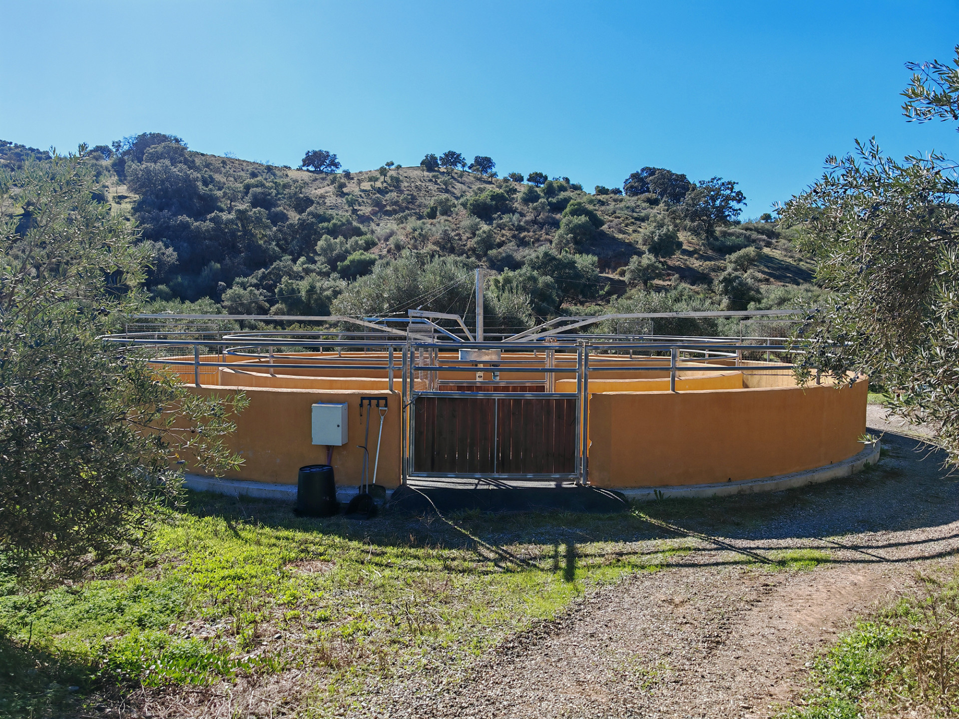 Finca de 12 Dormitorios en venta en Coin