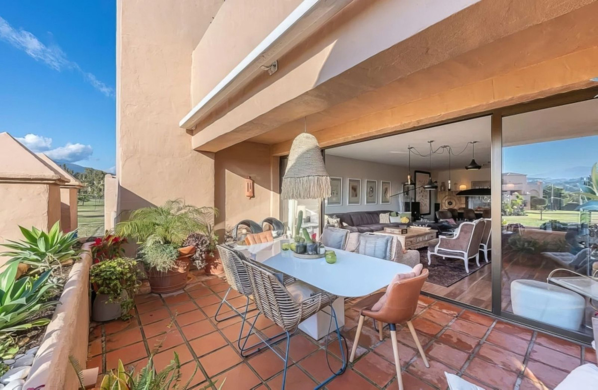 Ático de 3 Dormitorios en venta en Atalaya, Estepona
