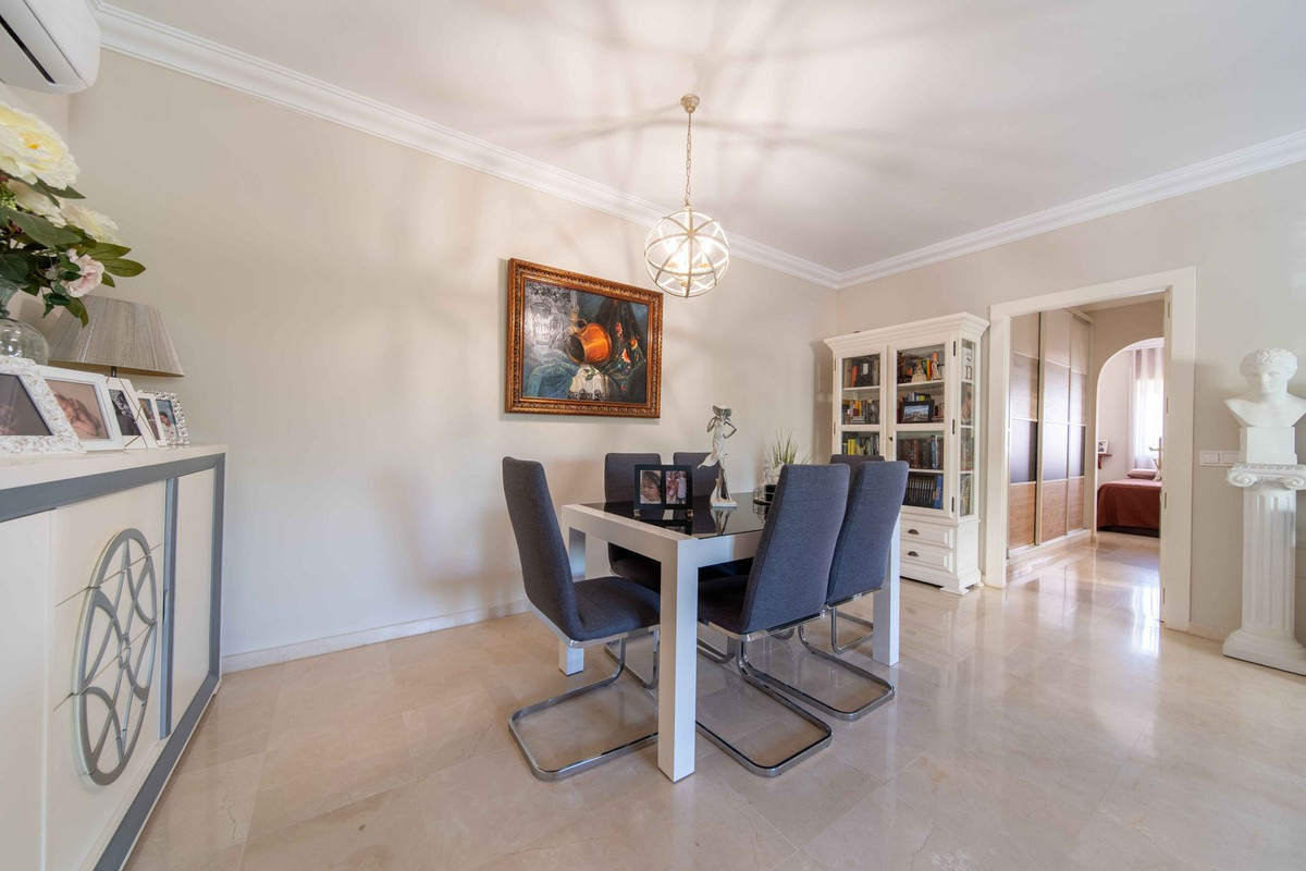 Piso de 3 Dormitorios y 2 Baños en venta en Mijas Golf