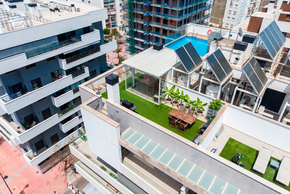 Piso de 3 Dormitorios y 2 Baños en venta en Estepona