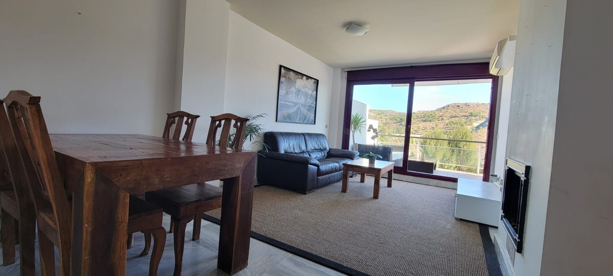 Piso de 2 Dormitorios en venta en Estepona