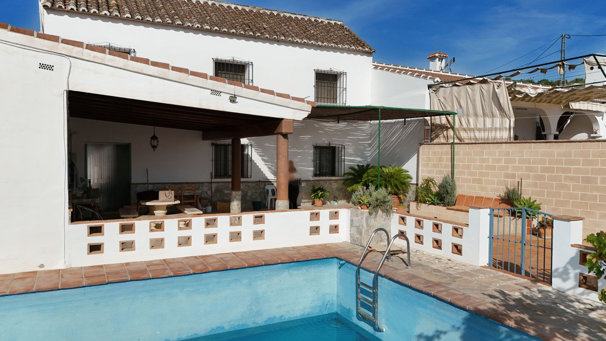 Casa Adosada de 4 Dormitorios en venta en Coin