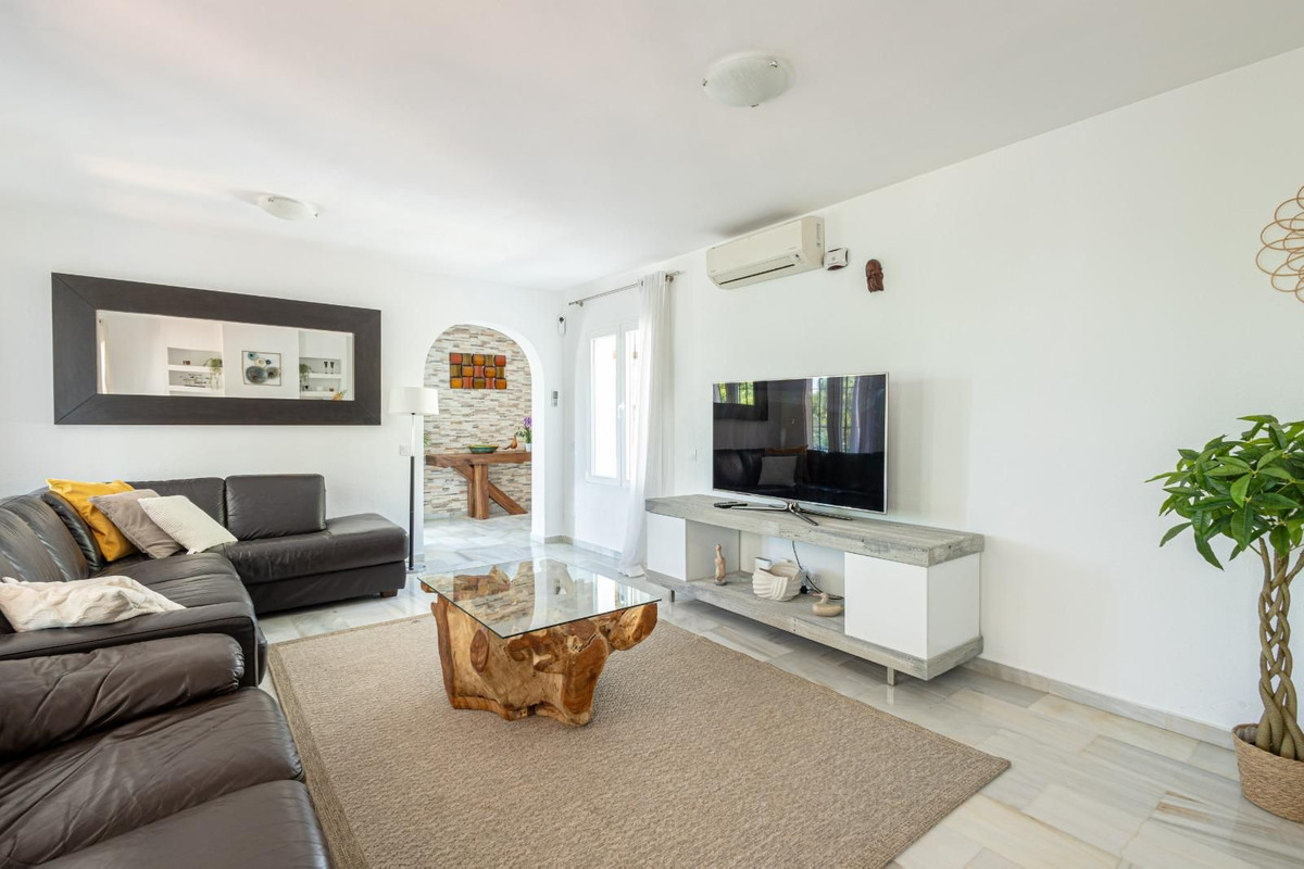 Casa de 3 Dormitorios en venta en Estepona