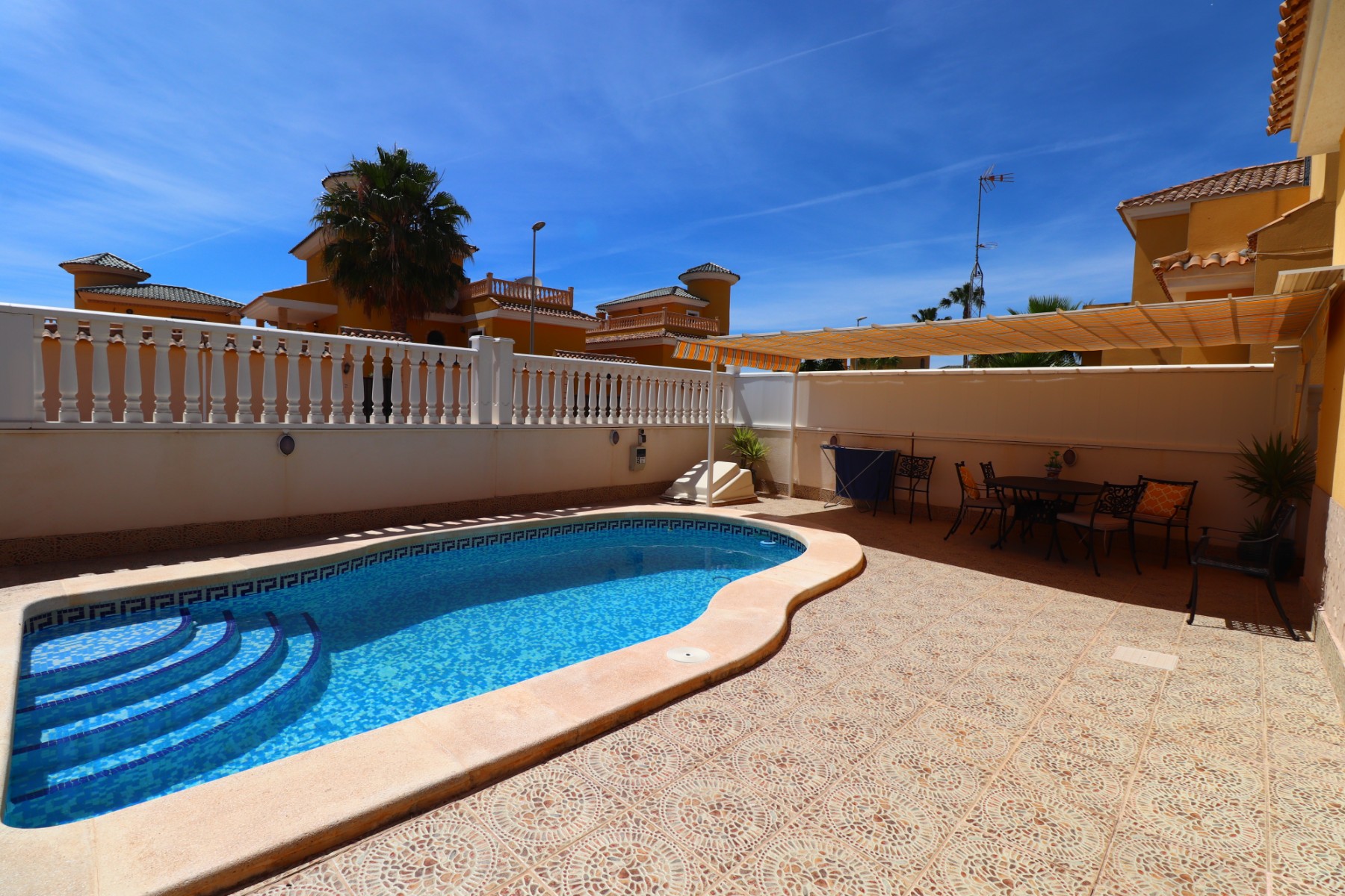 Casa de 5 Dormitorios y 3 Baños en venta en Algorfa