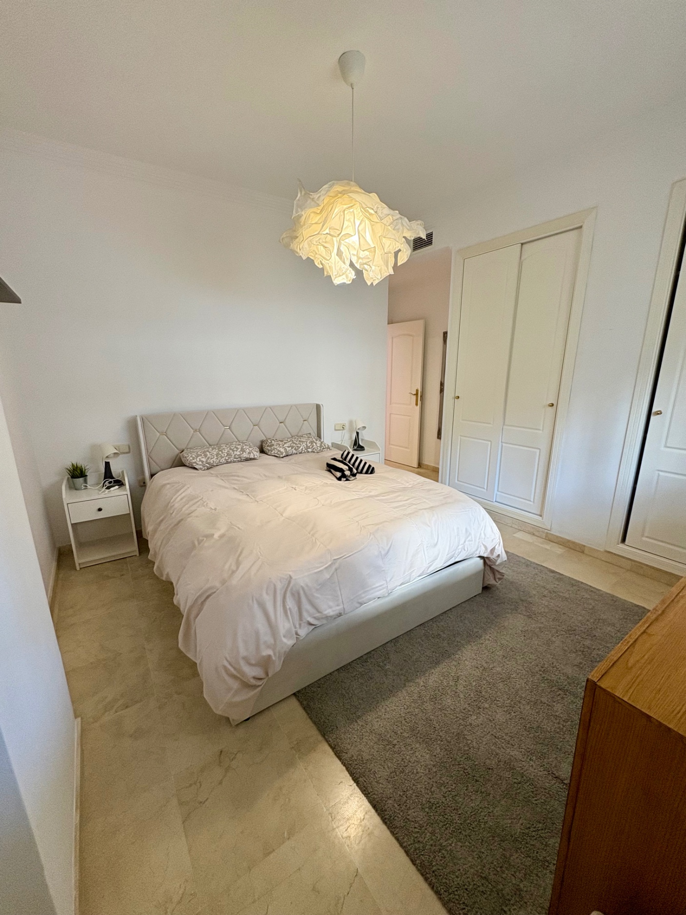 Piso de 3 Dormitorios y 2 Baños en venta en Nueva Andalucía, Marbella
