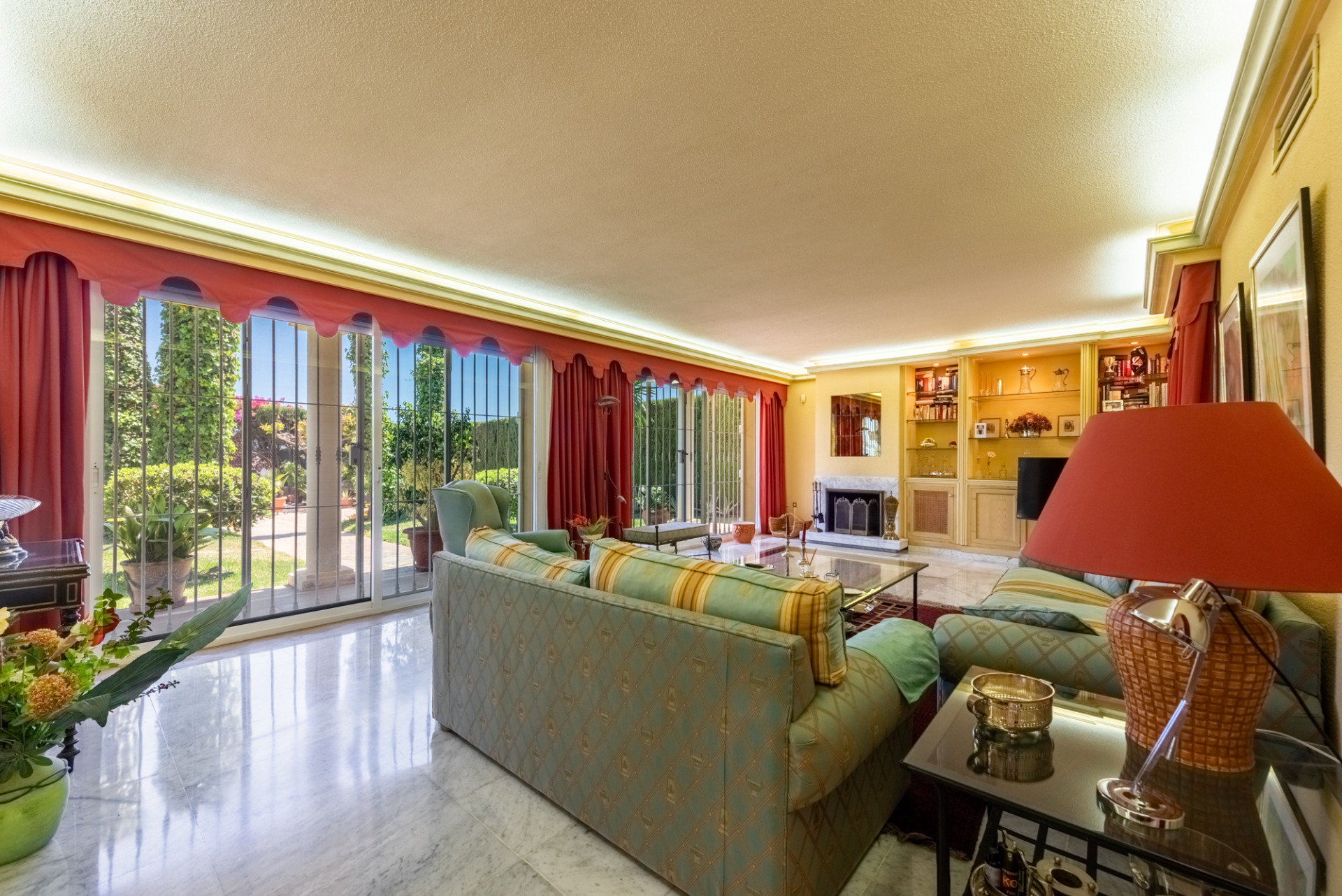Casa de 5 Dormitorios en venta en Estepona